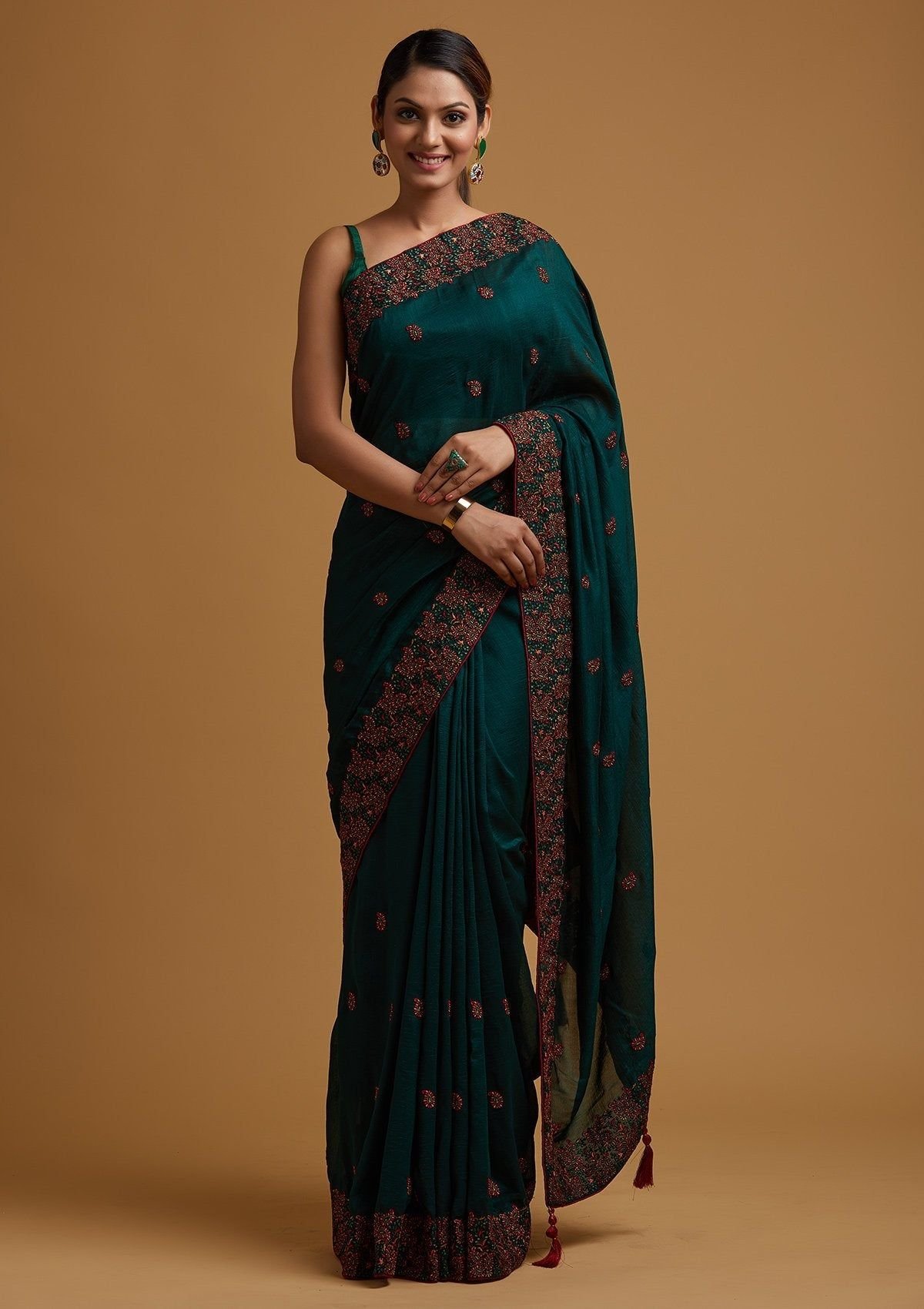 koskii-bottle-green-threadwork-art-silk-designer-saree-saus0016921_bottle_green_1_1800x1800_82dc8a9b-d190-40d5-af0d-2bcc0c115424